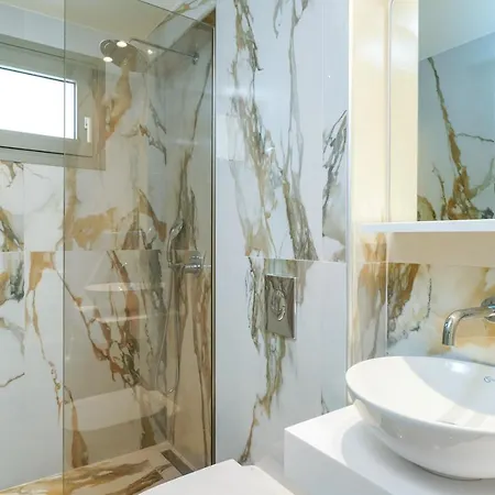 Athina Palace Luxurious Appartments פוטוס