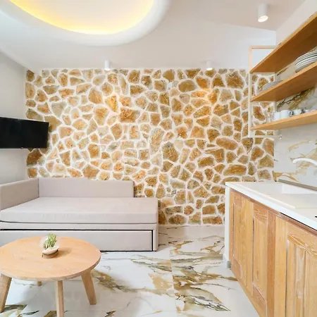 Athina Palace Luxurious Appartments דירה